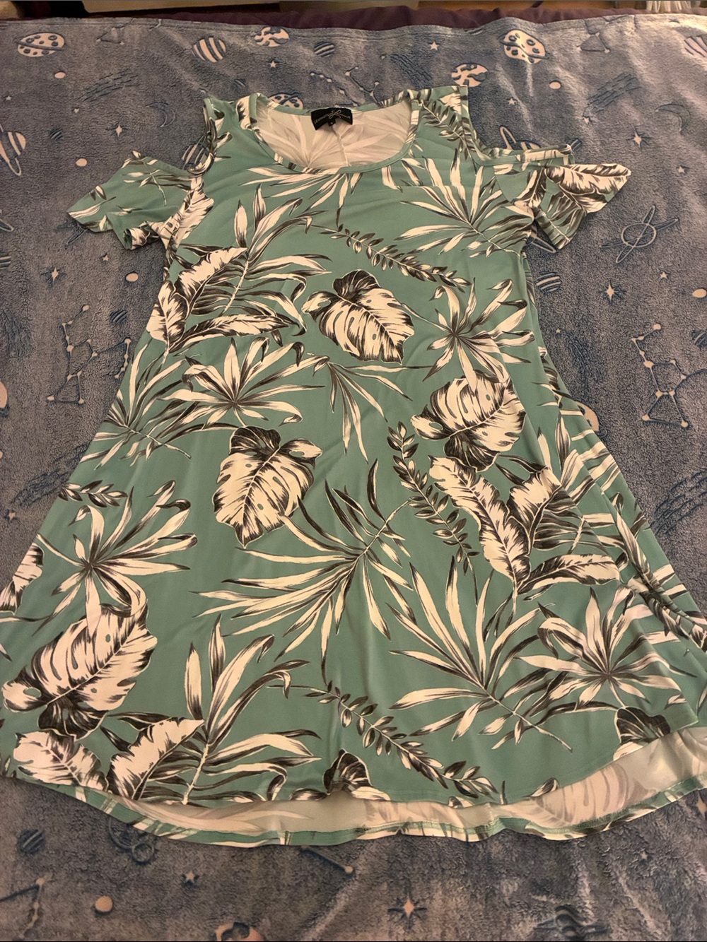 Cold-Shoulder Tropical Print Women's Top in Mint Green